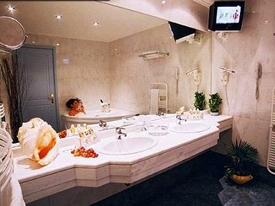 Atrium & Jacuzzi Atény