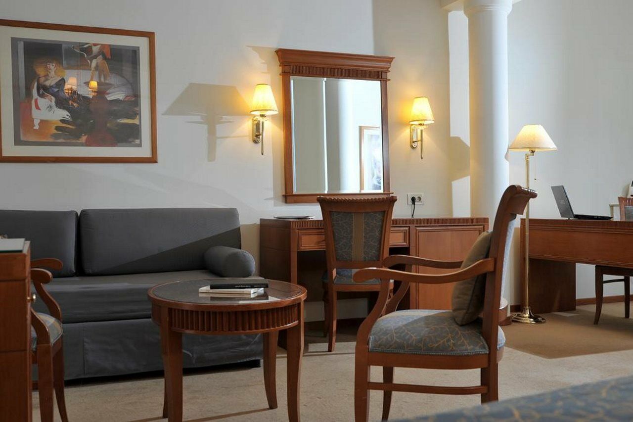 Ξενοδοχείο Atrium & Jacuzzi