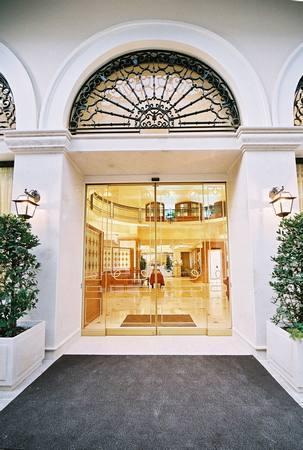 Atrium & Jacuzzi Atény